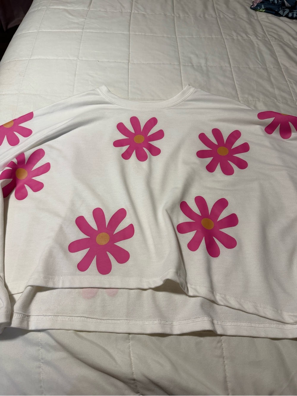 Trendy boutique White Crop Top with Pink Daisy Print